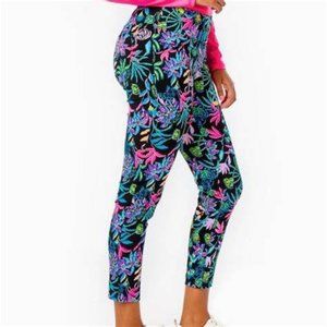 Lilly Pulitzer UPF 50+ Luxletic 28" Corso Pant Onyx Paradise Glow